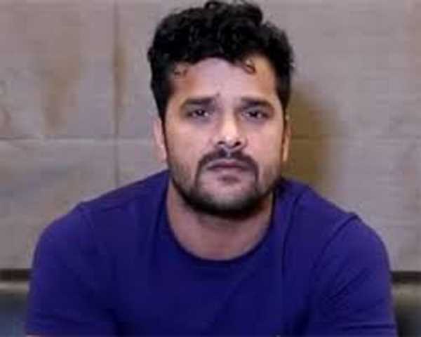 भोजपुरी अभिनेता खेसारी लाल यादव की पत्नी, बेटी को दुष्कर्म की धमकी, कार्रवाई की मांग की